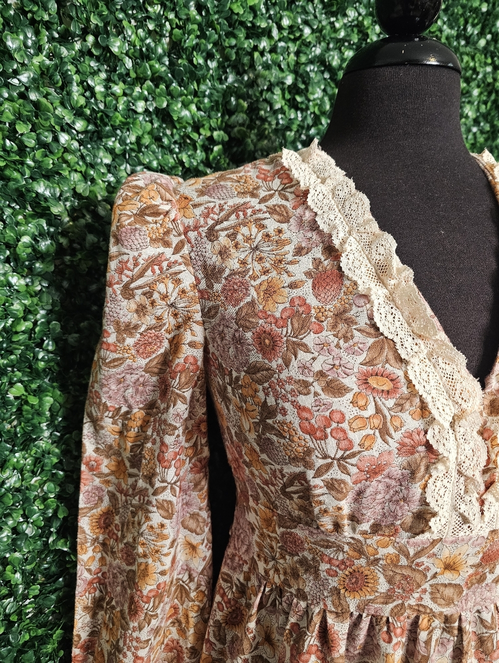 Vintage 70s Cottagecore Floral Lace-Trim Bell Sleeve Maxi Dress sz S Women's - Picture 6 of 7